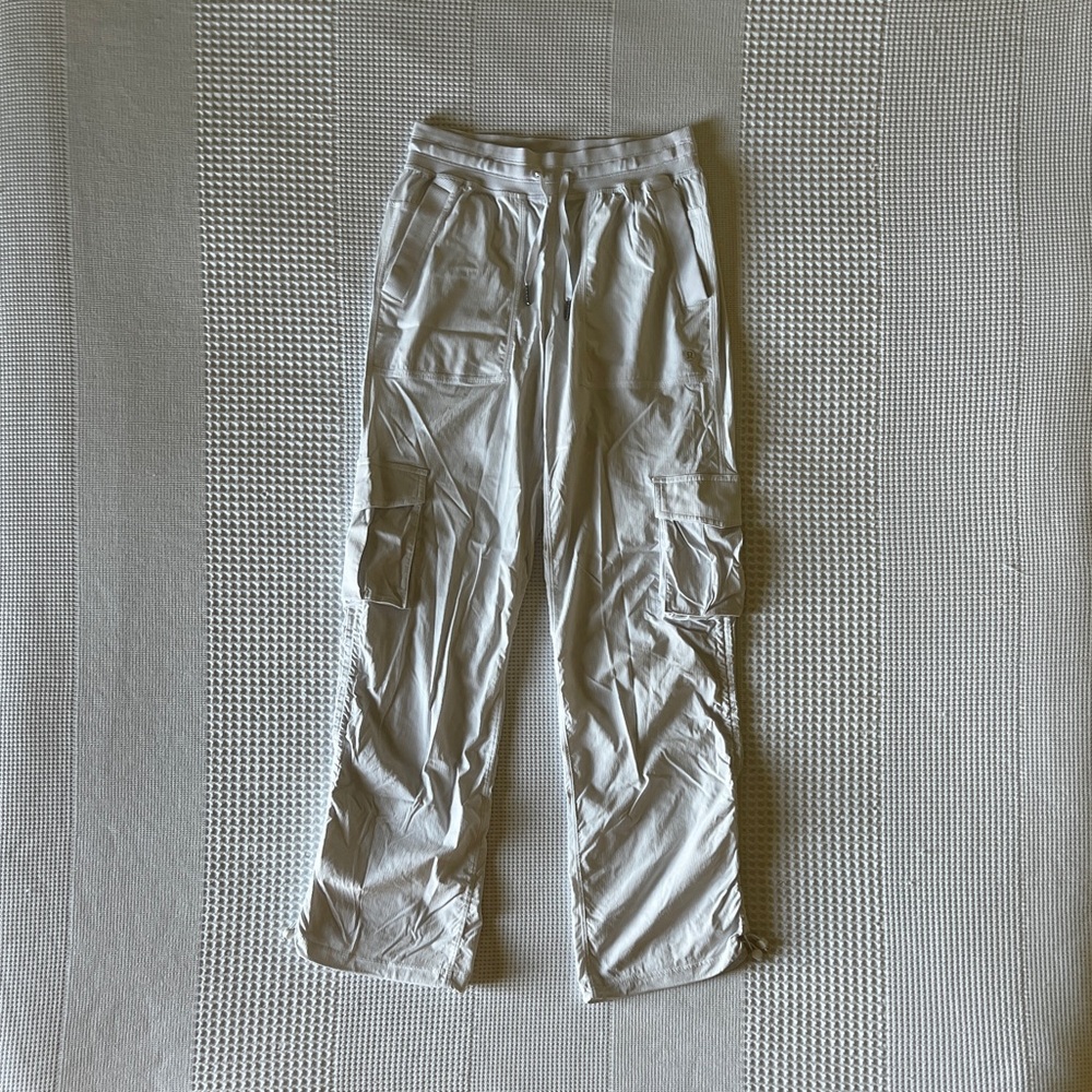 Lululemon - ‘Dance Studio Relaxed-Fit Mid-Rise Cargo Pant’ - White - Size XS